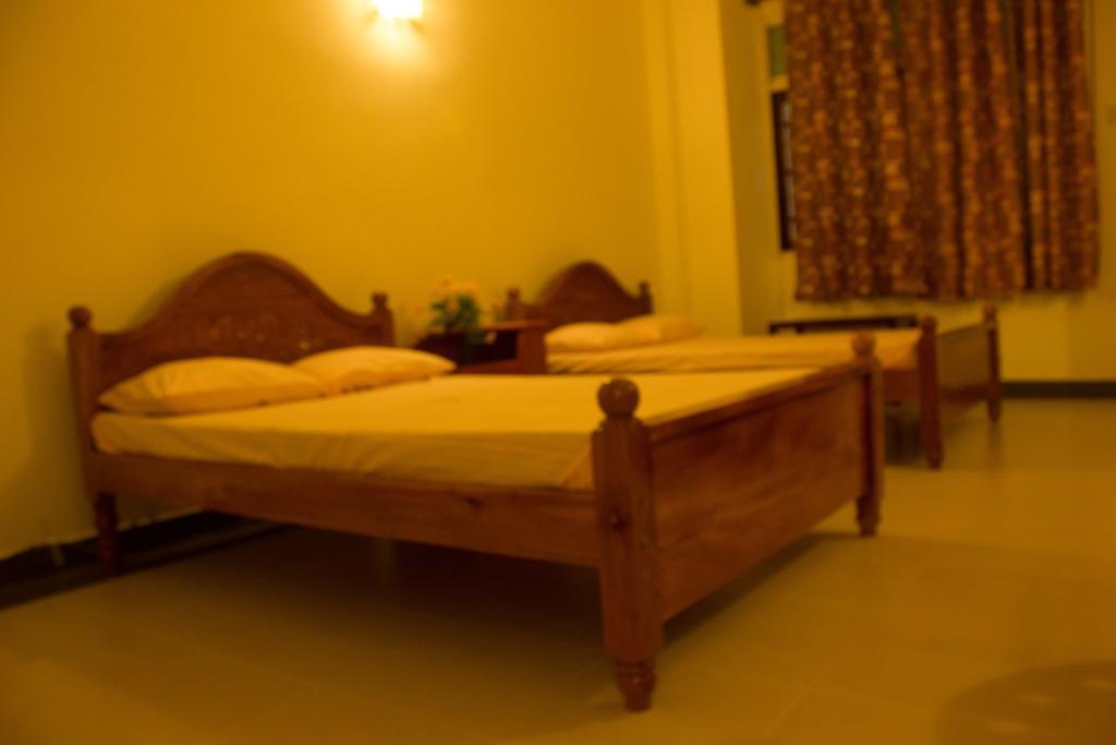 Hotel Senora Kataragama Habitación foto