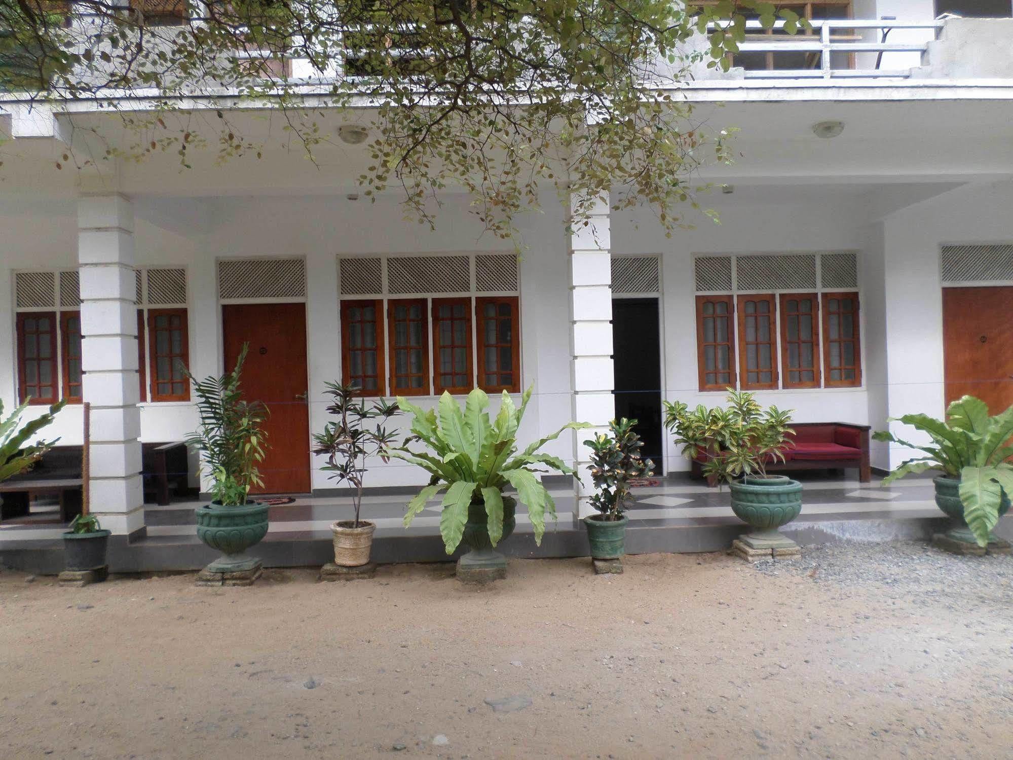Hotel Senora Kataragama Exterior foto